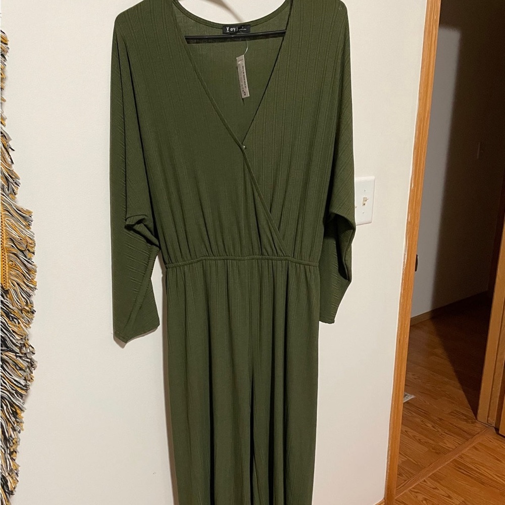 Green Jumpsuit with sleeves
